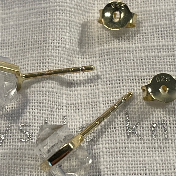 NEW Krystle Knight Quartz Crystal Studs - Picture 7 of 10